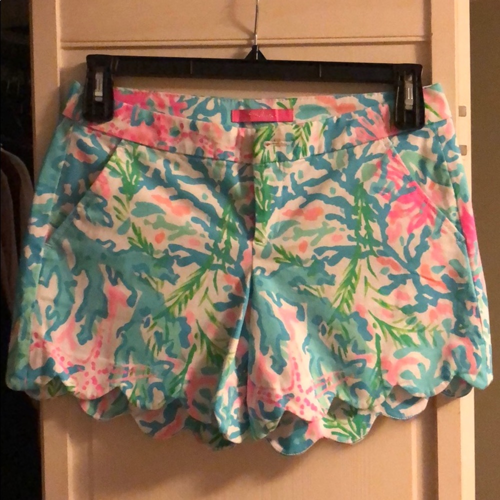 Lilly Pulitzer NWT Buttercup Stretch Shorts Size 4